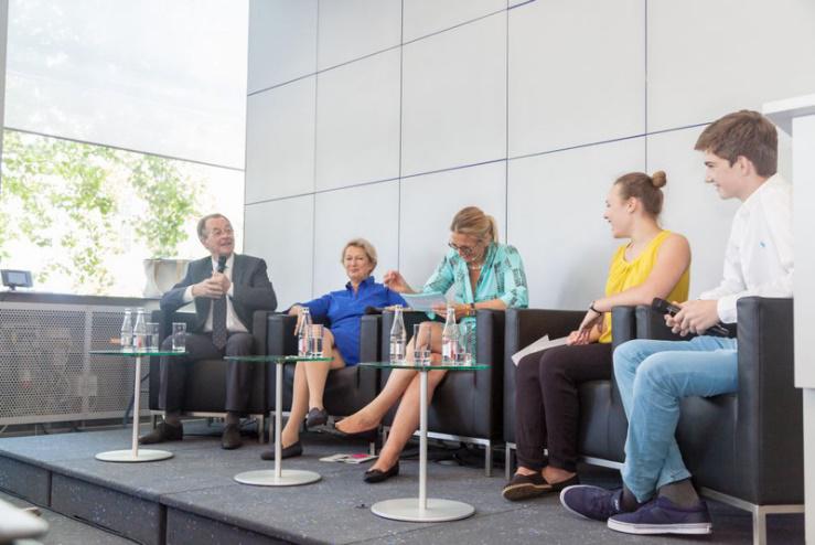 Foto_Diskussion_Gemeinsam_in_die_Zukunft